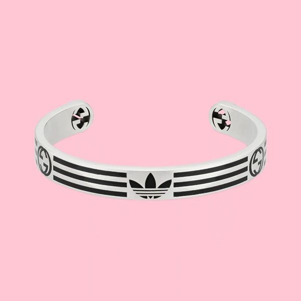 新作限定グッチ adidas 偽物 グッチ カフブレスレット 702869 J8410 8163