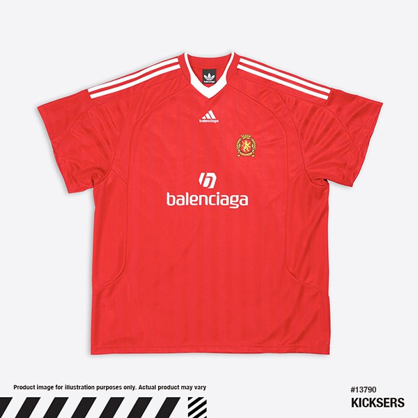 バレンシアガ アディダス サッカーTシャツ 偽物 オーバーサイズお洒落に