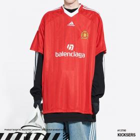 バレンシアガ アディダス サッカーTシャツ 偽物 オーバーサイズお洒落に