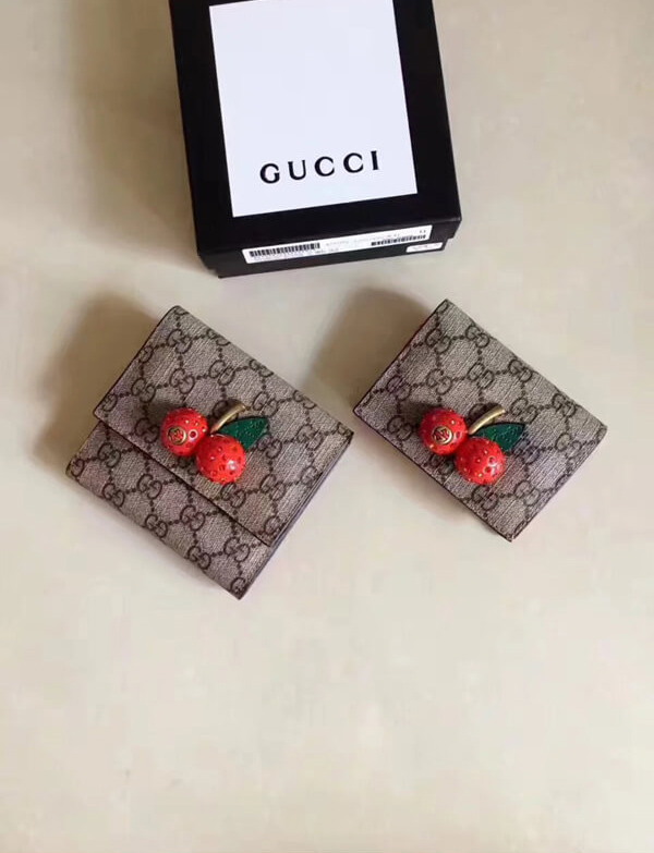 グッチ さくらんぼ 偽物 グッチ いちご 財布 コピー かわいいチェリー！グッチ さくらんぼ コピー GGスプリーム/折りたたみ財布476050 K9GXT 8694