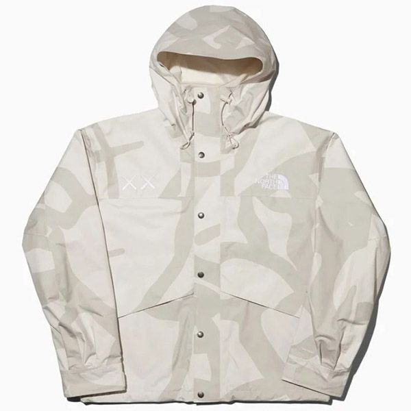 意外性抜群のコラボモデル ノースフェイス カウズ 偽物 The North Face TNF x Kaws 1986 Mountain Jacket