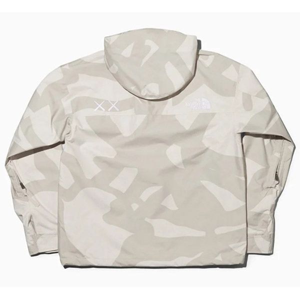 意外性抜群のコラボモデル ノースフェイス カウズ 偽物 The North Face TNF x Kaws 1986 Mountain Jacket