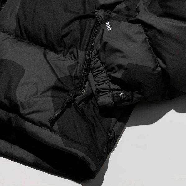 ザノースフェイス カウズ 偽物 ★KAWS x The North Face★送関込★話題のコラボジャケット君臨