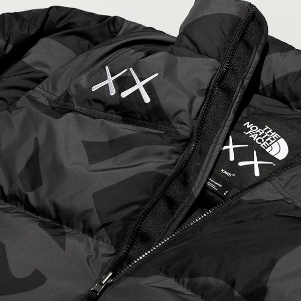 ザノースフェイス カウズ 偽物 ★KAWS x The North Face★送関込★話題のコラボジャケット君臨