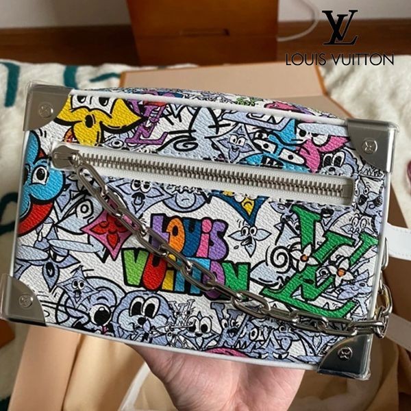 ルイヴィトン ミニ ソフトトランク コミック 偽物 M82008