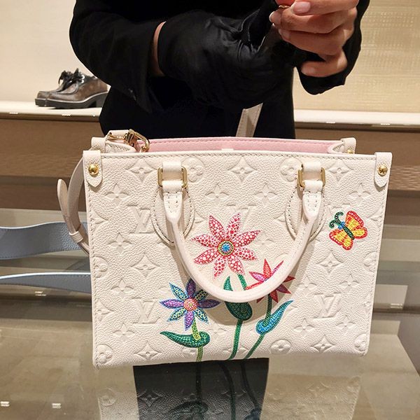 完売前に新作を先取り！◆草間彌生ルイヴィトン LV × YK オンザゴー PM 偽物 トートバッグ M21732