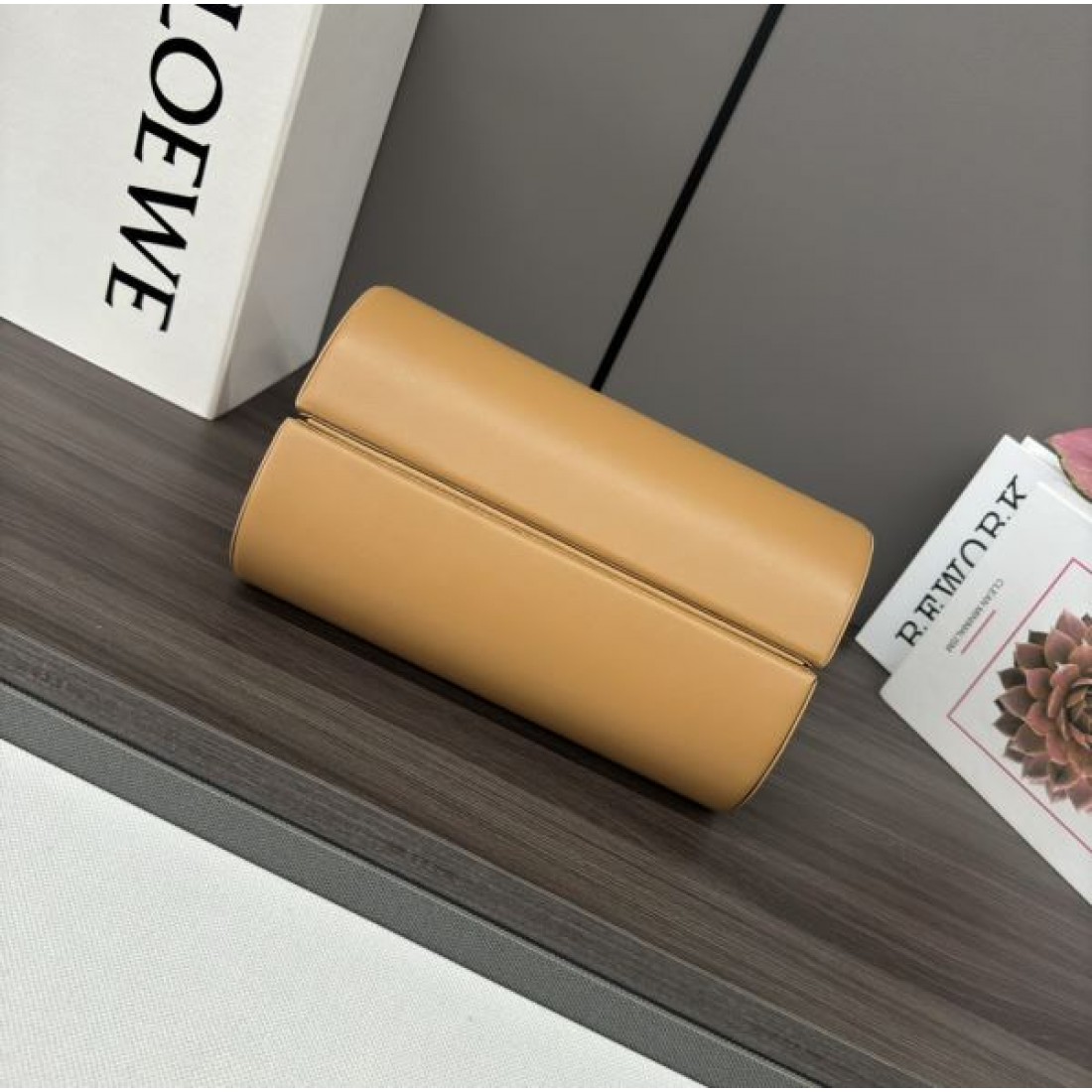 LOEWE スーパーコピー トートバッグ ロゴ  トレンドコーデが楽しめ ロエベ