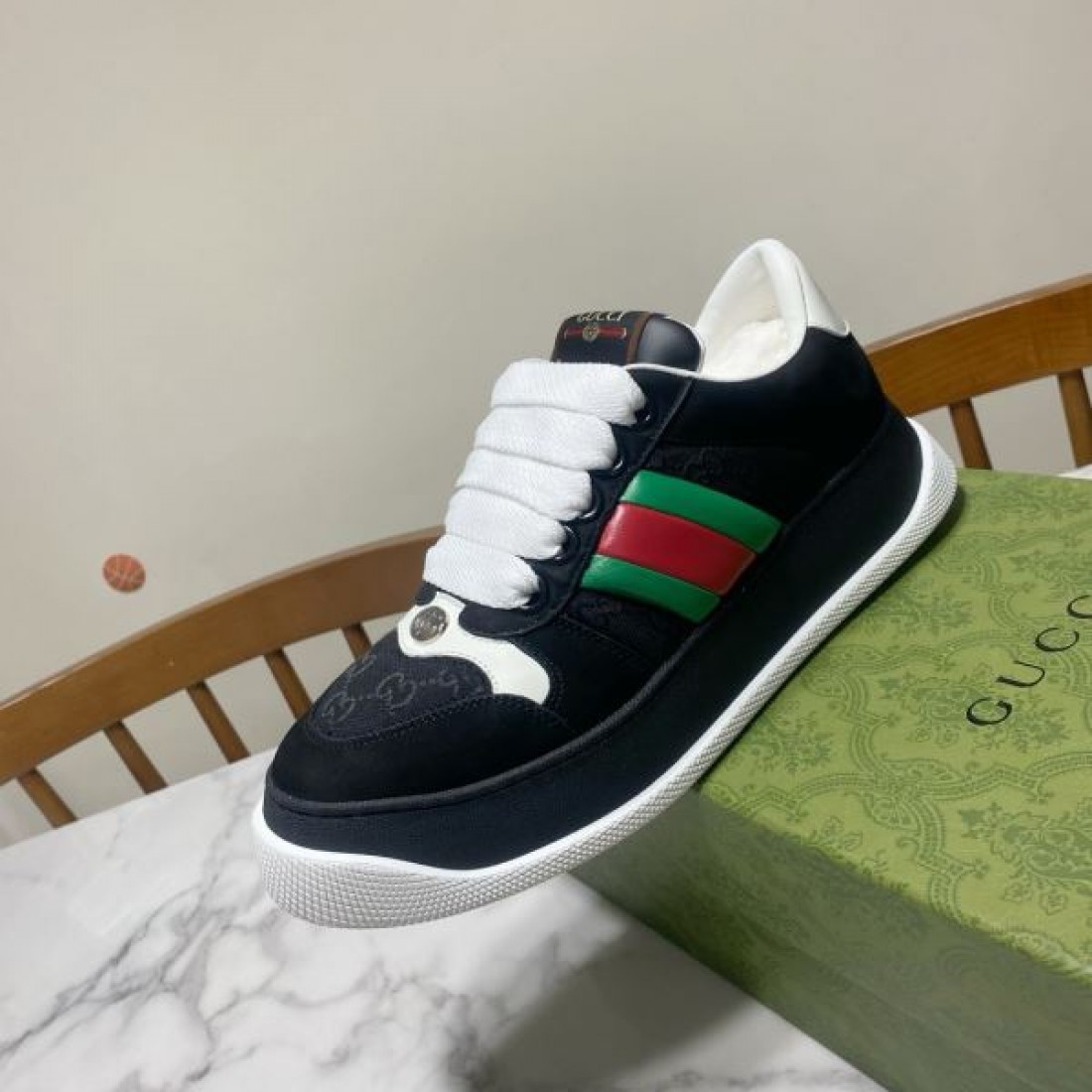 海外限定モデル新作 GUCCI スーパーコピー カジュアルシューズ 大人可愛い