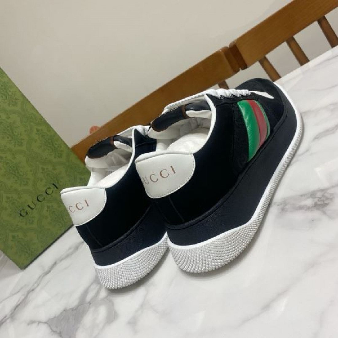 海外限定モデル新作 GUCCI スーパーコピー カジュアルシューズ 大人可愛い