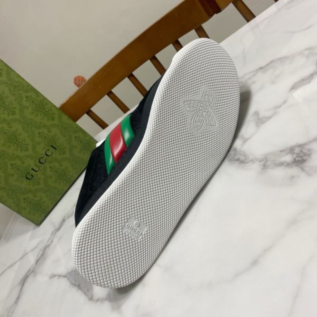 海外限定モデル新作 GUCCI スーパーコピー カジュアルシューズ 大人可愛い