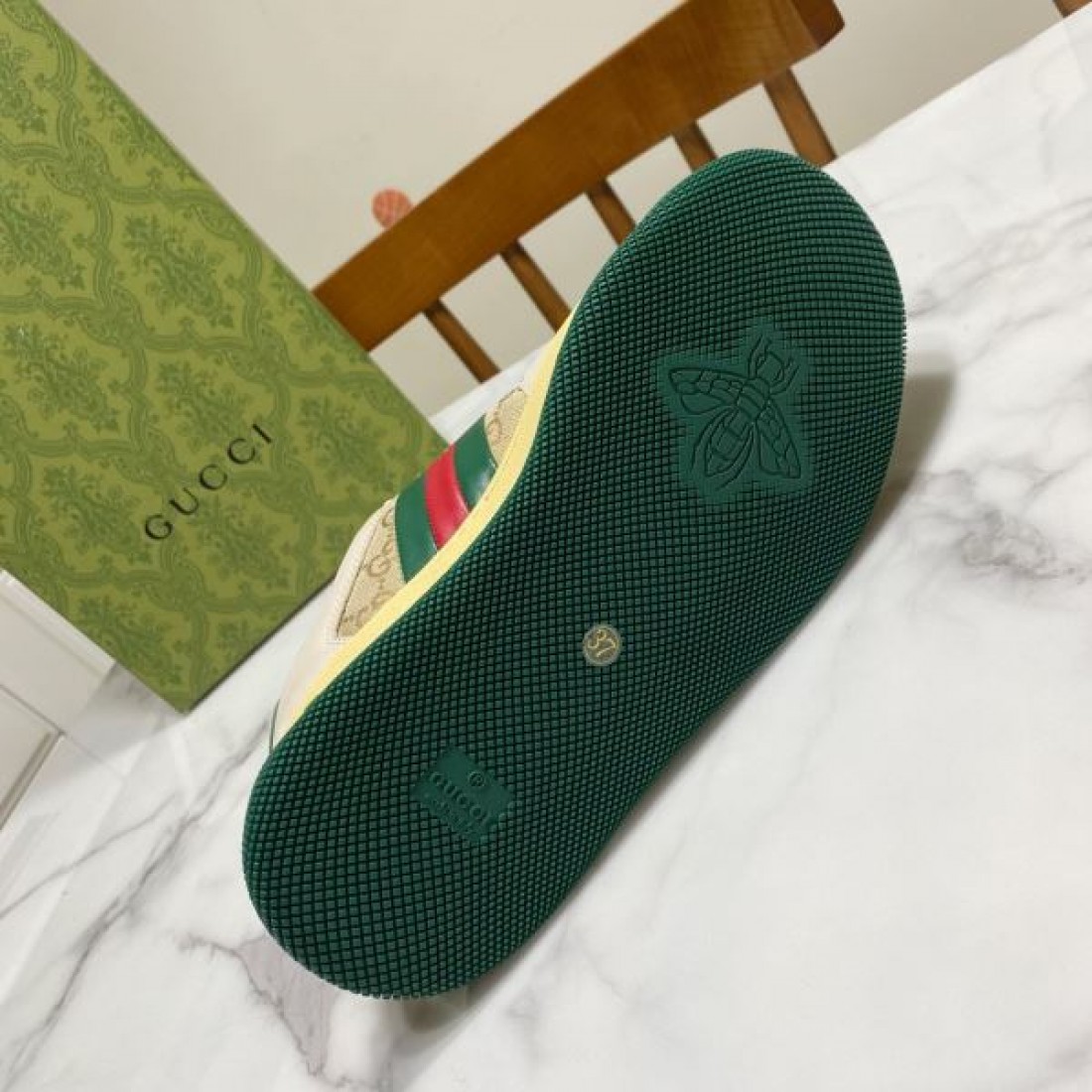新作数量限定セール GUCCI スーパーコピー カジュアルシューズ  個性派アイテム