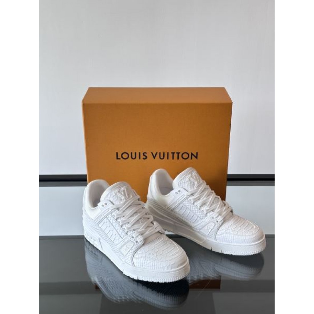 話題沸騰中 LOUIS VUITTON スーパーコピー カジュアルシューズ 売り切れ必至