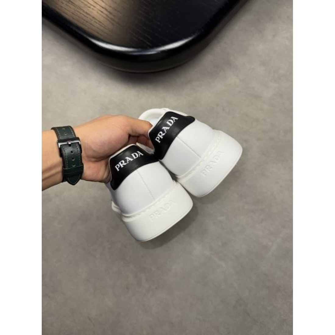 絶妙なデザイン PRADA スーパーコピー カジュアルシューズ リピート率高め
