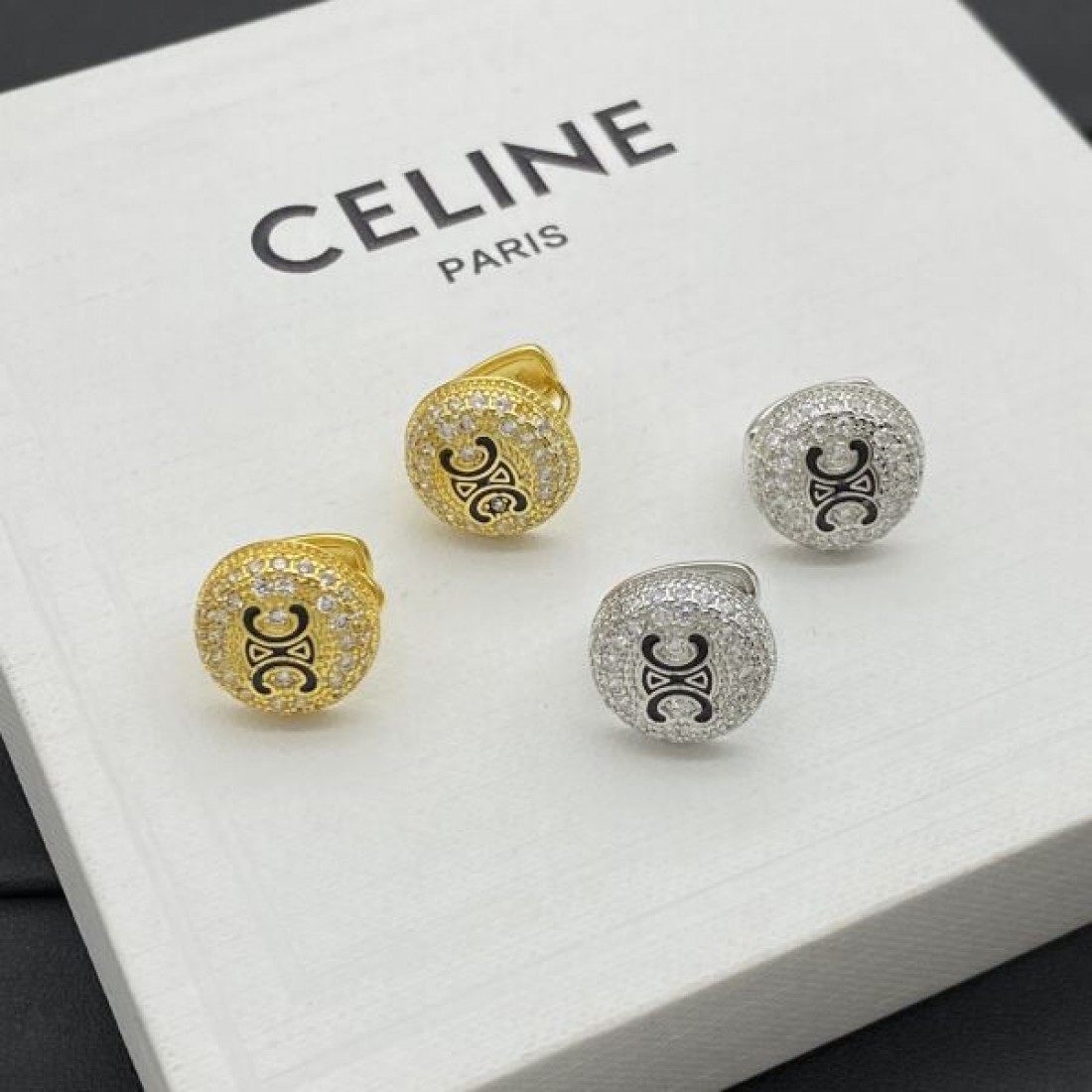 CELINE コピー イヤリング ロゴ 素敵なコーデは大注目 セリーヌ