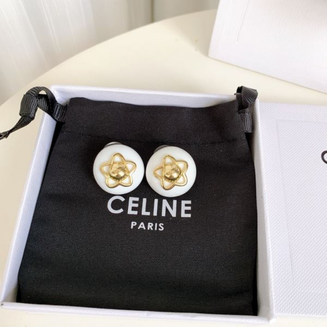 CELINE コピー イヤリング ロゴ 絶対かわいいおすすめ セリーヌ