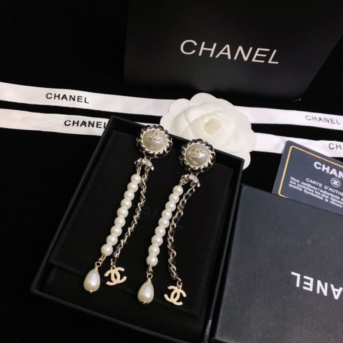 CHANEL コピー イヤリング ロゴ おしゃれな人は愛用中！シャネル