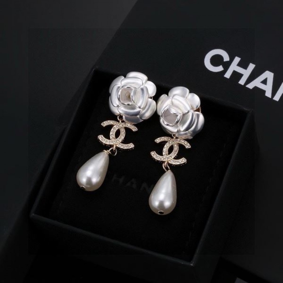 CHANEL コピー イヤリング ロゴ この時季だからお買い得 シャネル