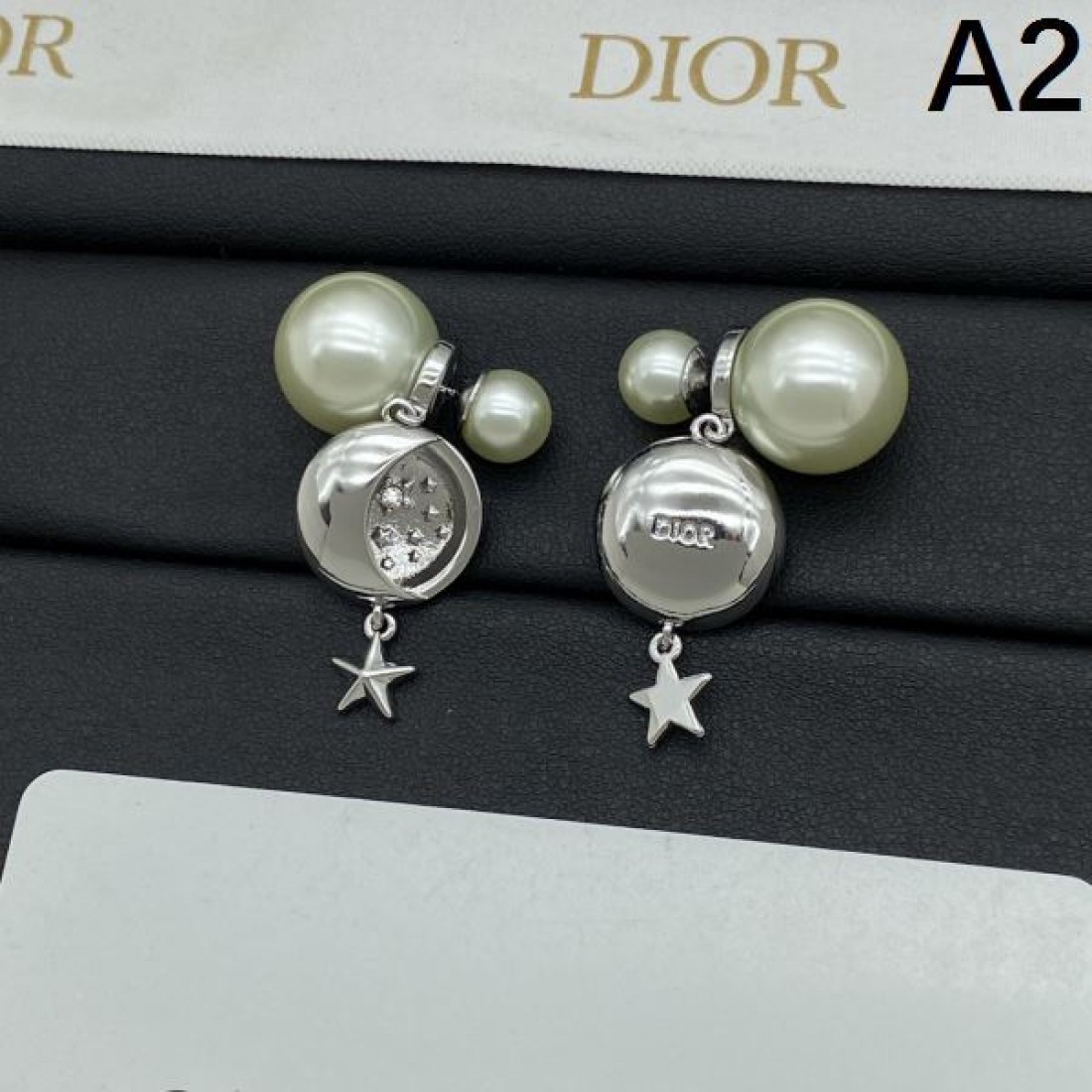 ディオール コピー イヤリング ロゴ トレンドを追求した新作 DIOR