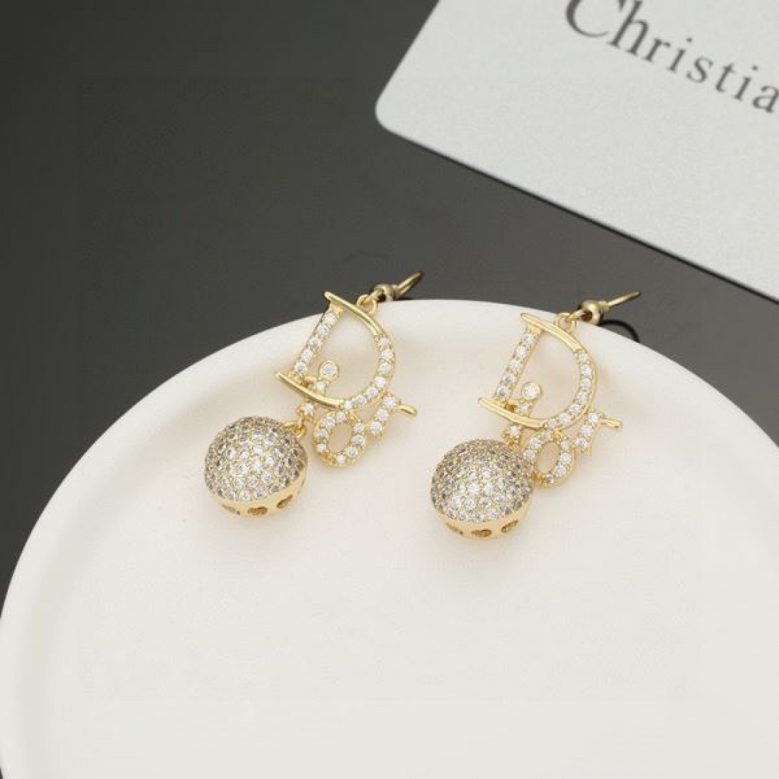 ディオール コピー イヤリング ロゴ ファッションに新しい色 DIOR