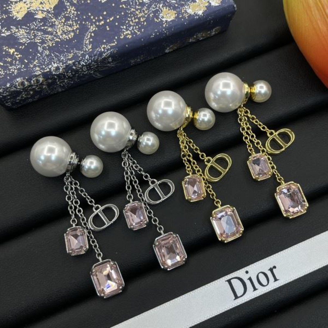 ディオール コピー イヤリング ロゴ 大人買い必須なこの春夏 DIOR