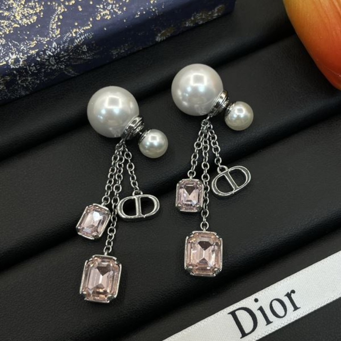 ディオール コピー イヤリング ロゴ 大人買い必須なこの春夏 DIOR