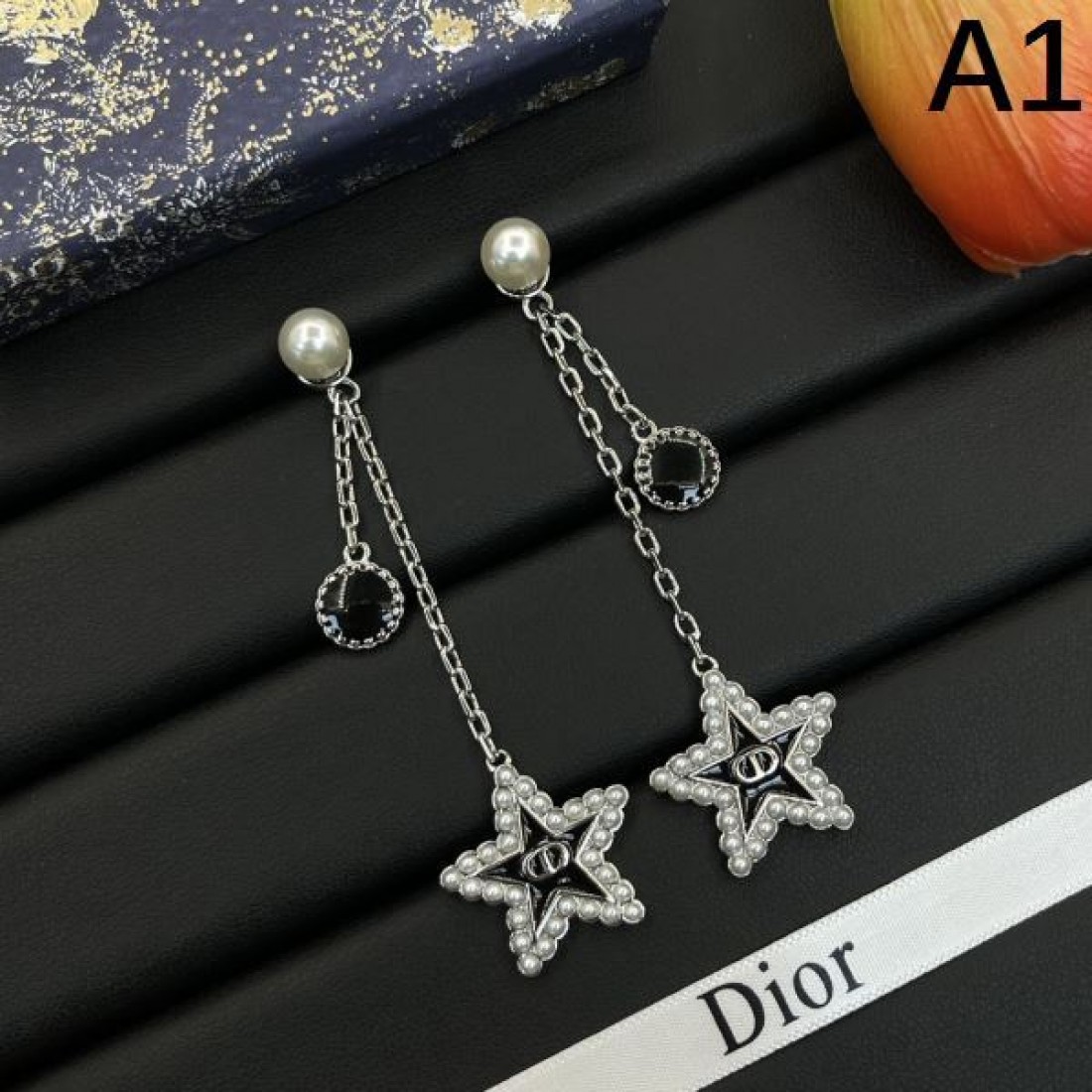 ディオール コピー イヤリング ロゴ 今年らしい優秀アイテム DIOR