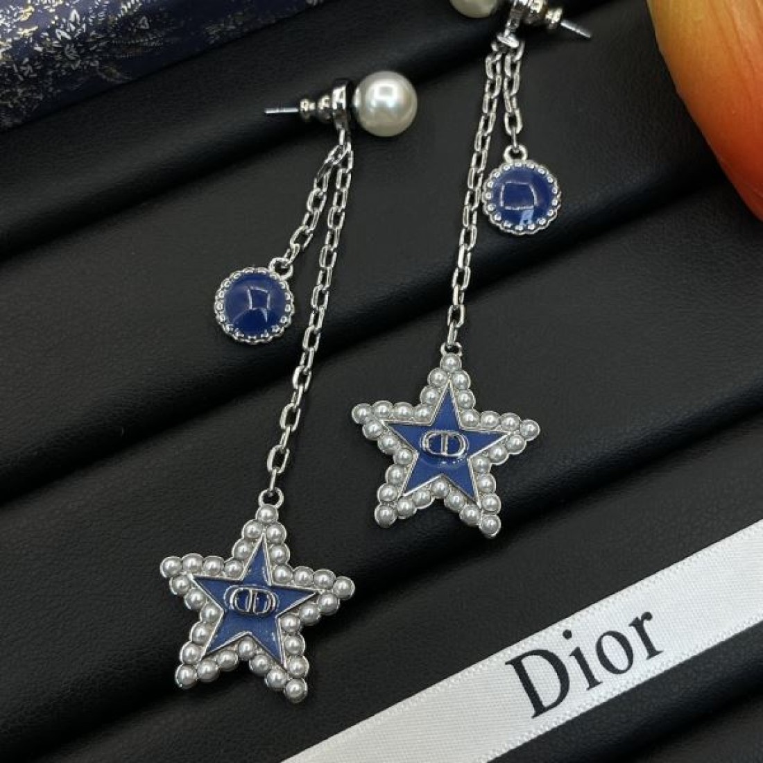 ディオール コピー イヤリング ロゴ 今年らしい優秀アイテム DIOR