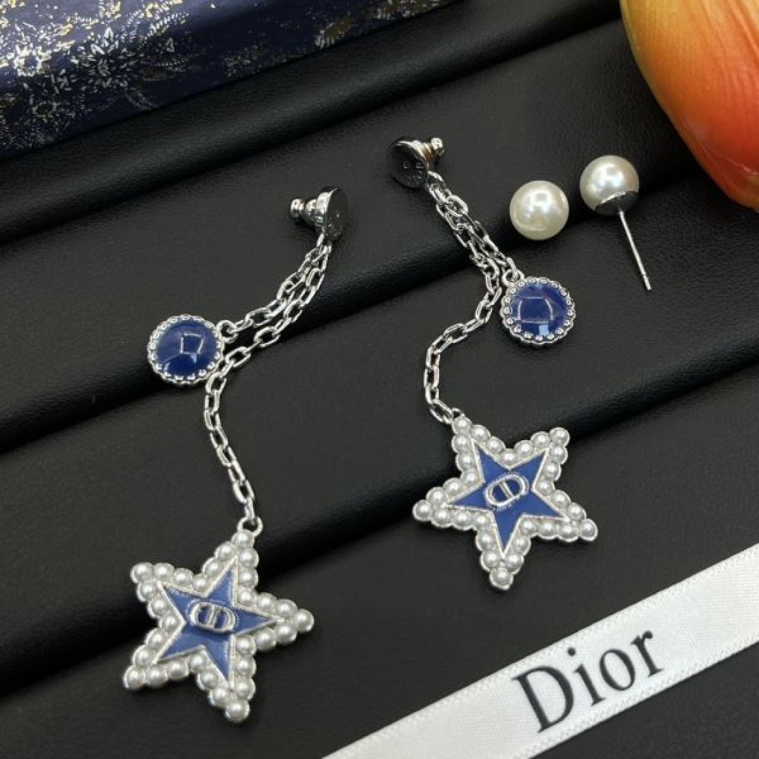 ディオール コピー イヤリング ロゴ 今年らしい優秀アイテム DIOR