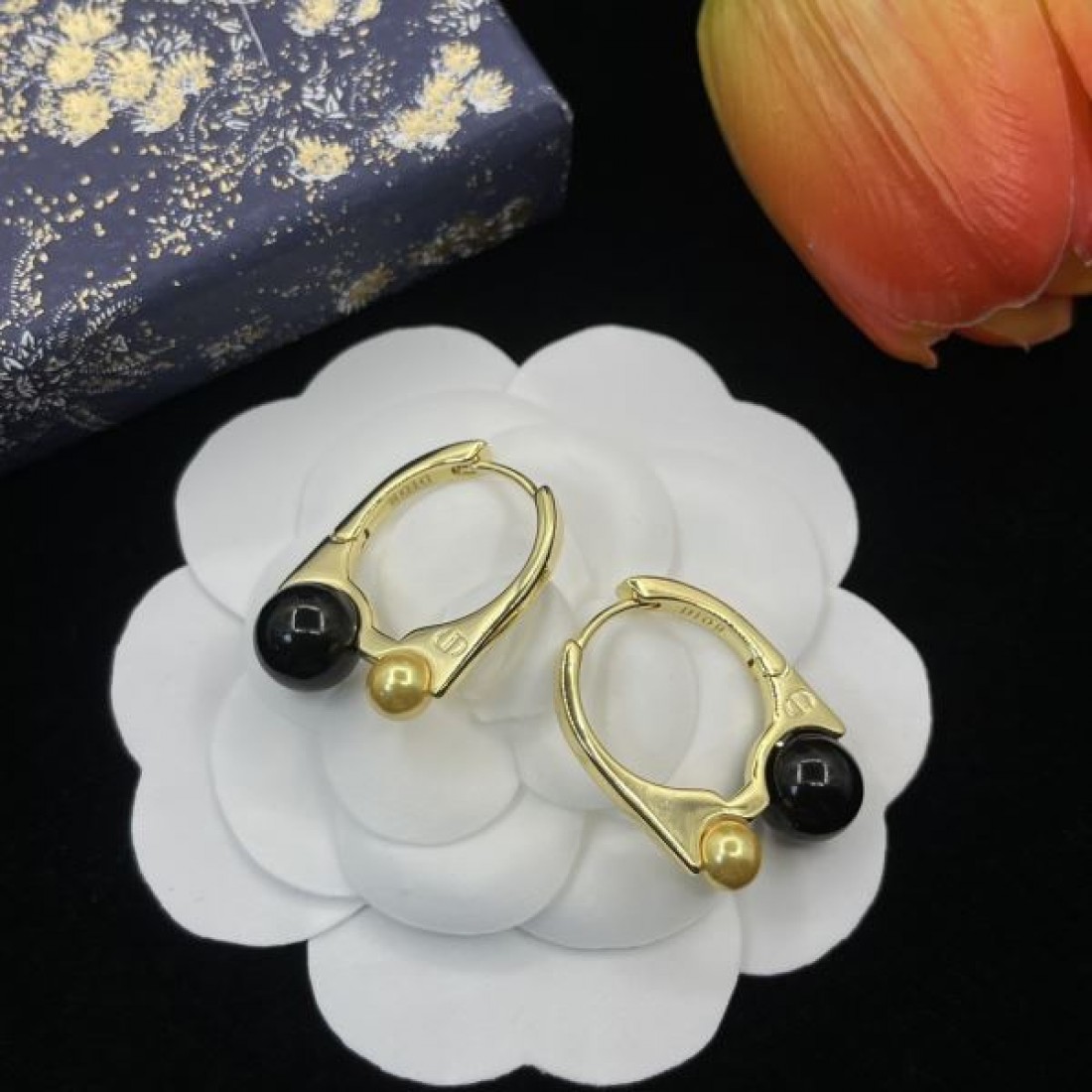 ディオール コピー イヤリング ロゴ 今季はファション感漂う DIOR