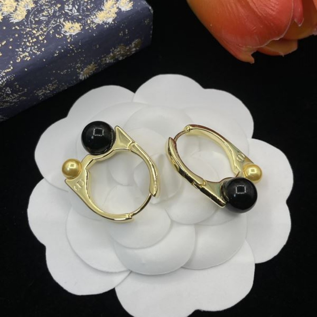 ディオール コピー イヤリング ロゴ 今季はファション感漂う DIOR