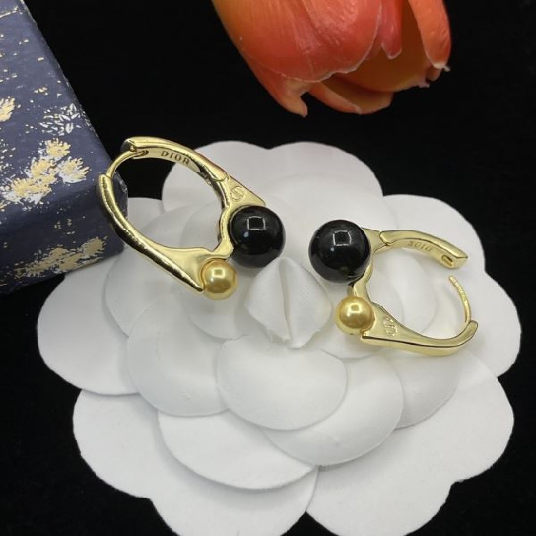 ディオール コピー イヤリング ロゴ 今季はファション感漂う DIOR