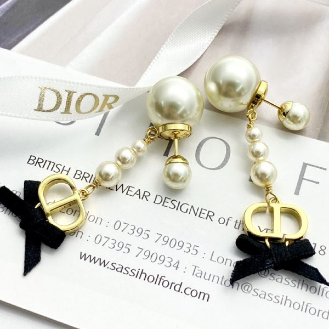 DIOR コピー イヤリング ロゴ 今期新作人気の美ライン ディオール