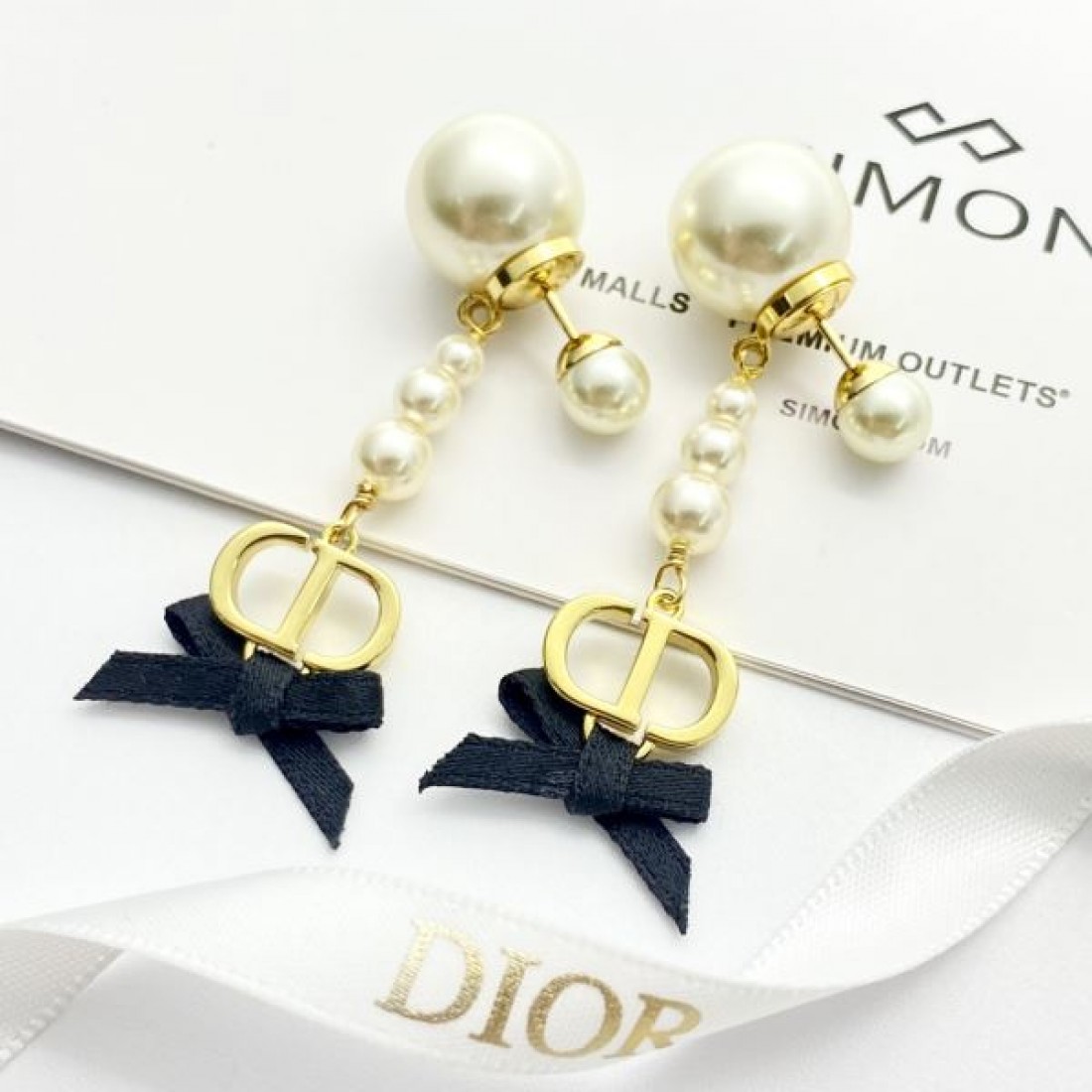 DIOR コピー イヤリング ロゴ 今期新作人気の美ライン ディオール