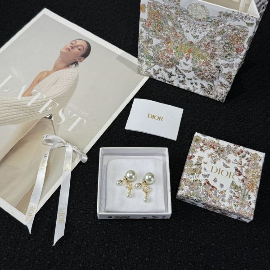 DIOR コピー イヤリング ロゴ 雑誌も街も人気アイテム ディオール