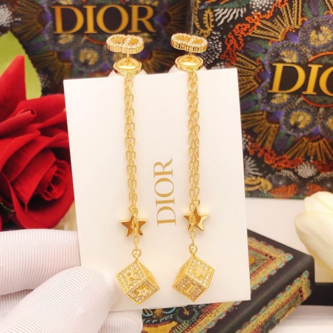 DIOR コピー イヤリング ロゴ 引き続き人気のアイテム ディオール