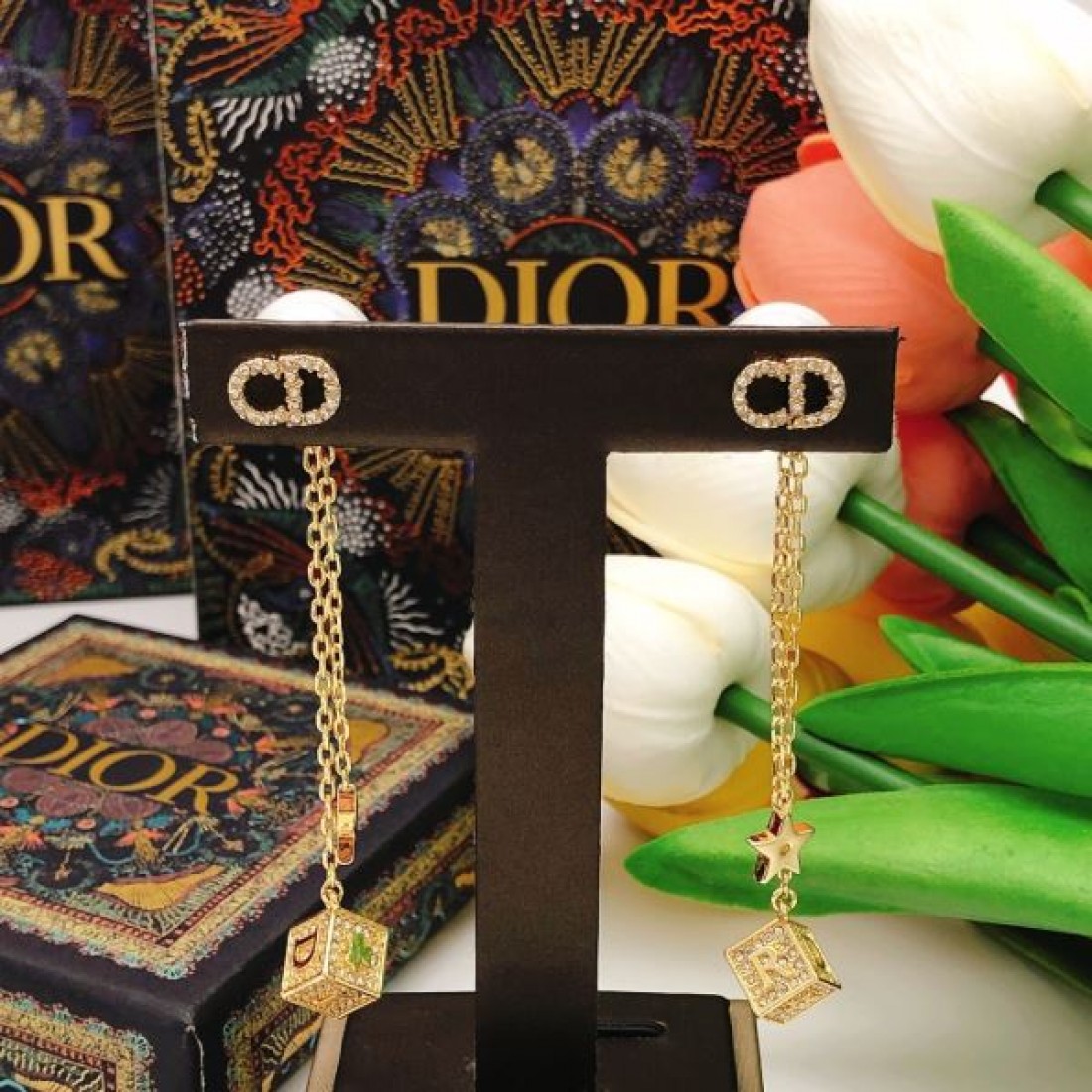 DIOR コピー イヤリング ロゴ 引き続き人気のアイテム ディオール