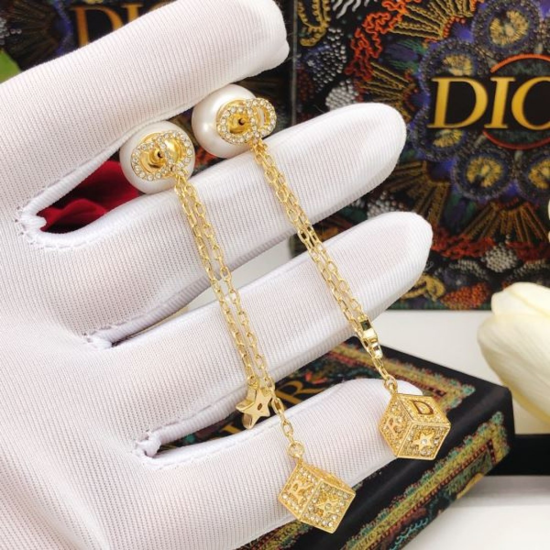 DIOR コピー イヤリング ロゴ 引き続き人気のアイテム ディオール