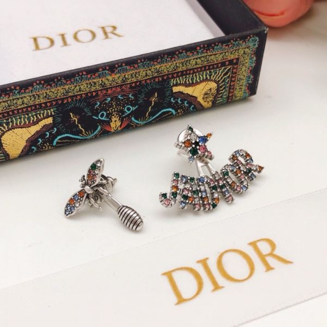 DIOR コピー イヤリング ロゴ 引き続き人気のアイテム ディオール