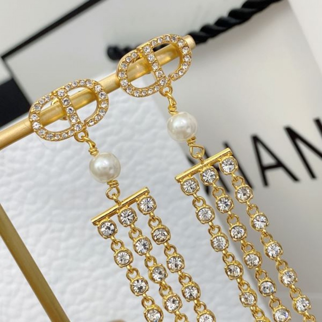 DIOR コピー イヤリング ロゴ 着回し力抜群のシンプル ディオール