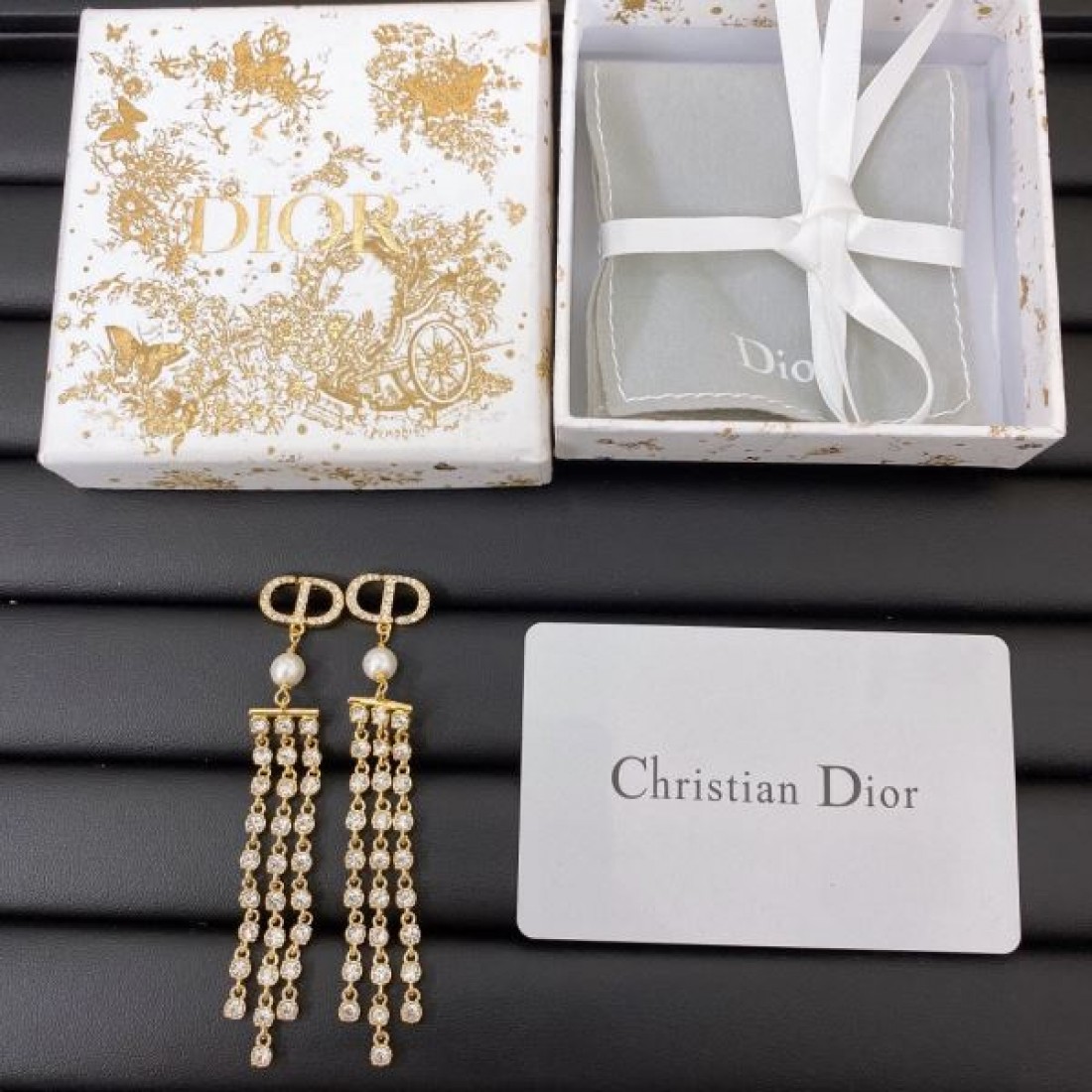 DIOR コピー イヤリング ロゴ 今季も引き続きブランド ディオール