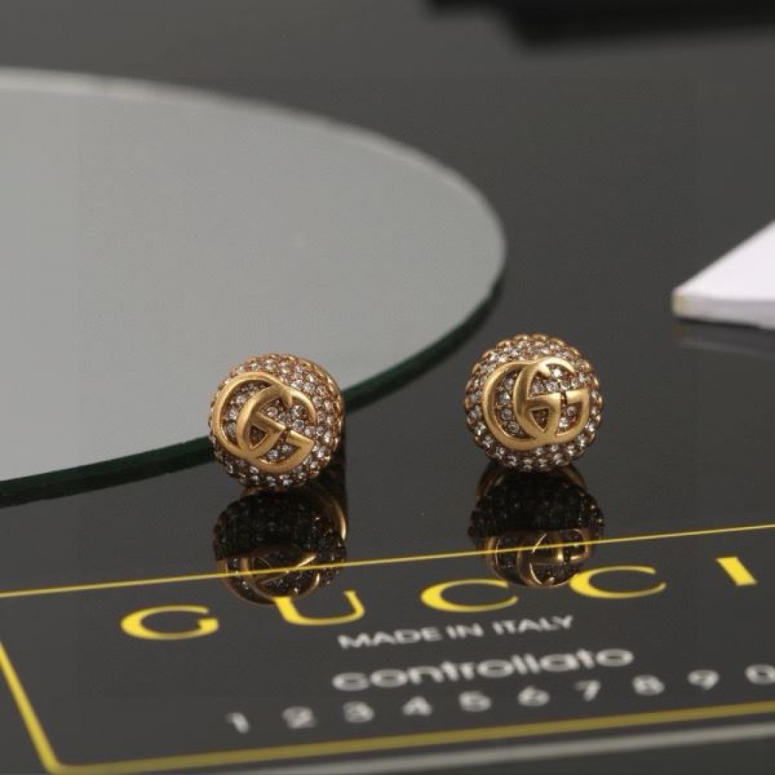 GUCCI コピー イヤリング ロゴ ゆったり感のあるアイテム グッチ