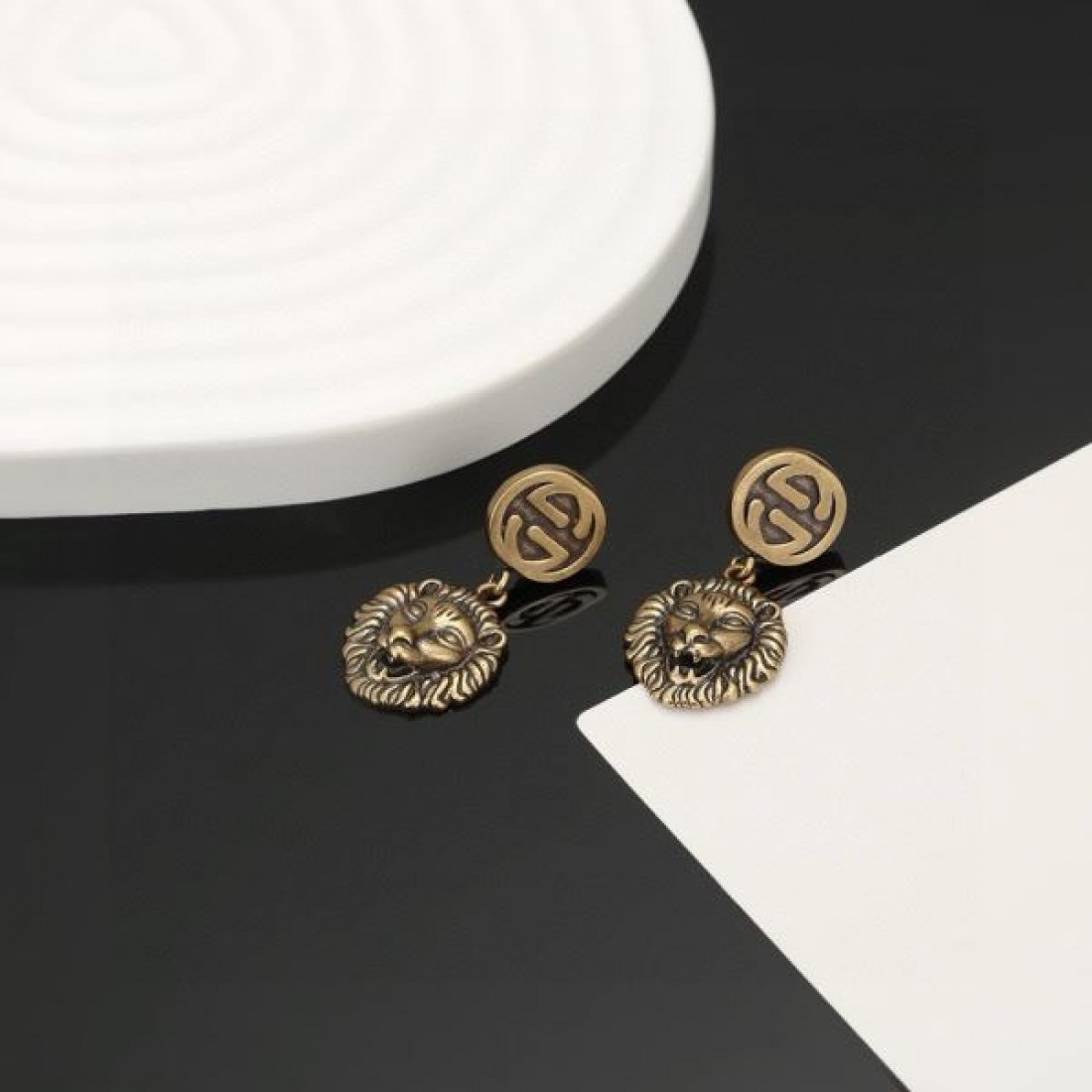 GUCCI コピー イヤリング ロゴ お洒落さんの愛用率が高い グッチ