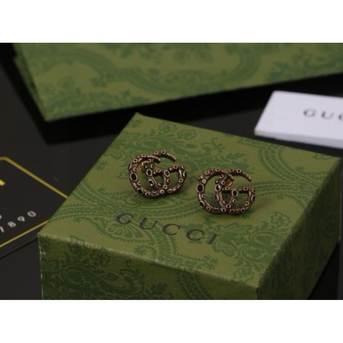 GUCCI コピー イヤリング ロゴ 着こなしが簡単につくれる グッチ