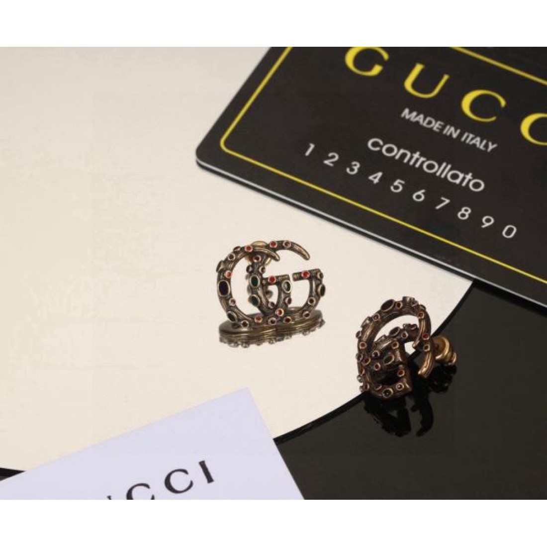 GUCCI コピー イヤリング ロゴ 着こなしが簡単につくれる グッチ