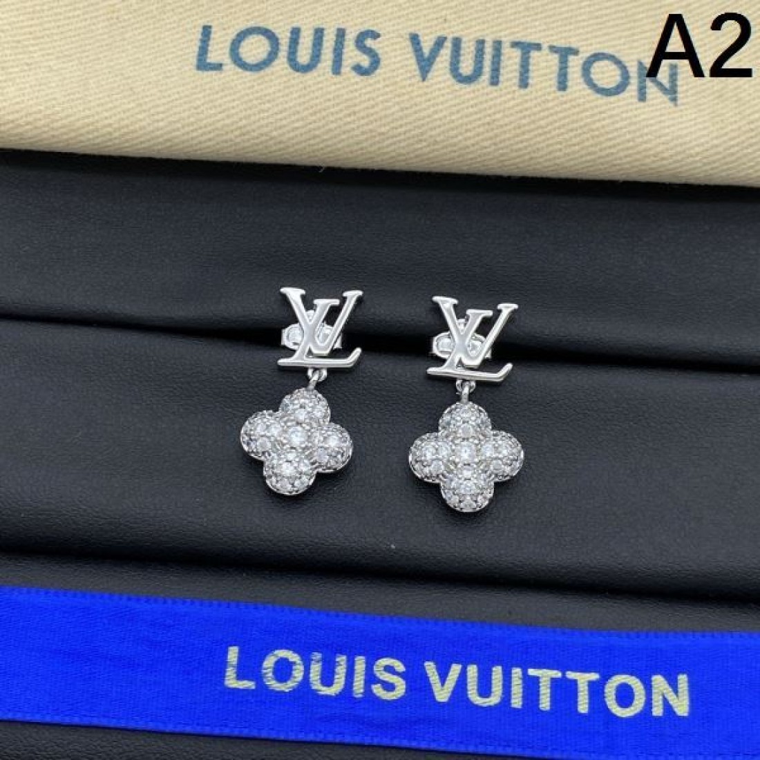 ルイヴィトン コピー イヤリング ロゴ 超おしゃれ大人気 LOUIS VUITTON