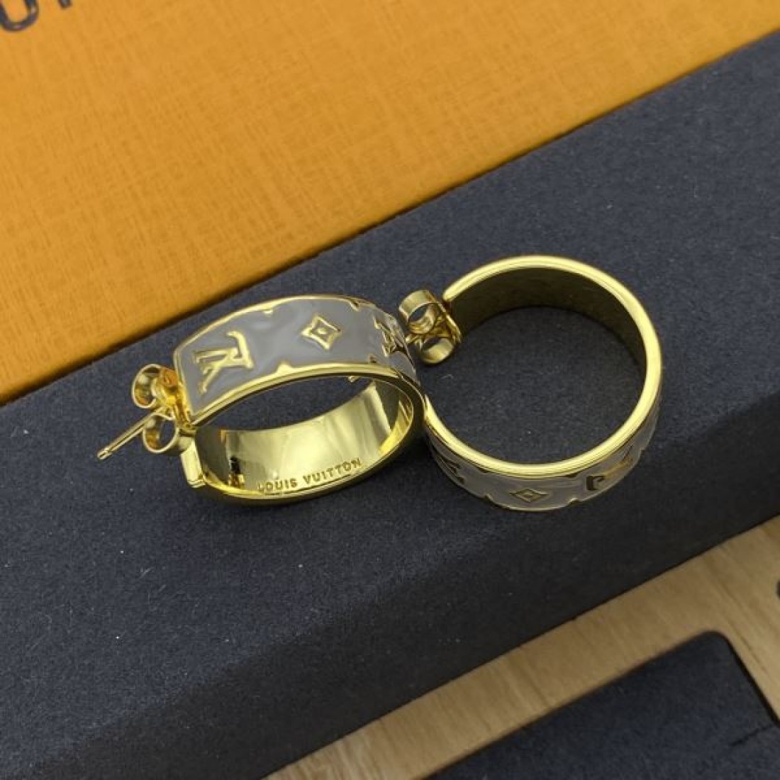 ルイヴィトン コピー イヤリング ロゴ 圧倒的人気を誇る LOUIS VUITTON