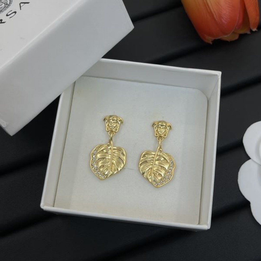 ヴェルサーチェ コピー イヤリング ロゴ 大切な方へのギフト VERSACE