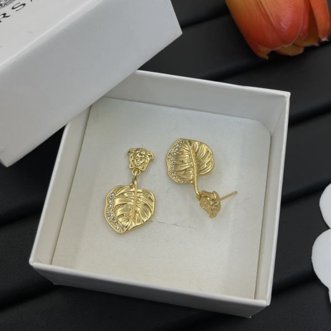 ヴェルサーチェ コピー イヤリング ロゴ 大切な方へのギフト VERSACE