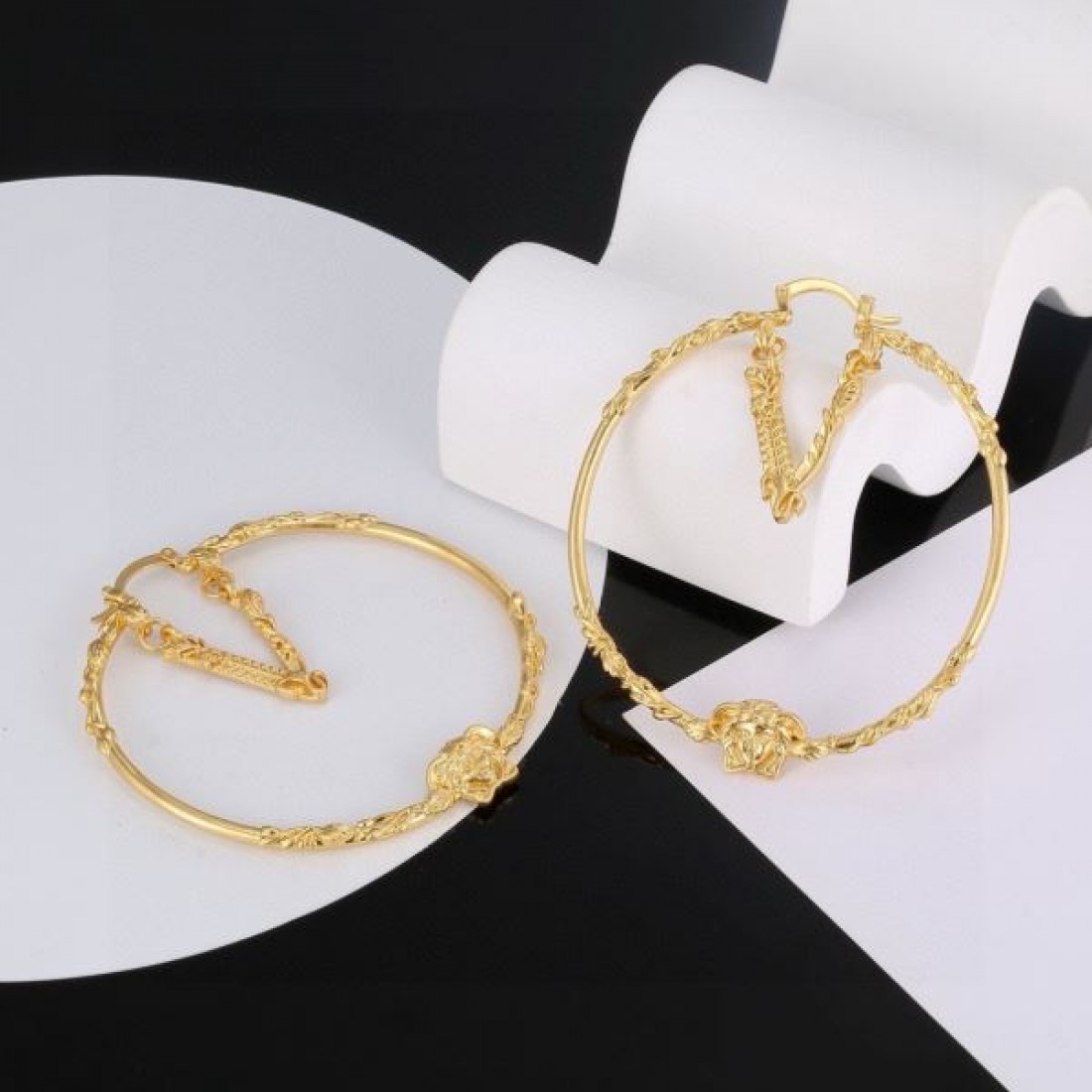 ヴェルサーチェ コピー イヤリング ロゴ 売上ランキング1位  VERSACE