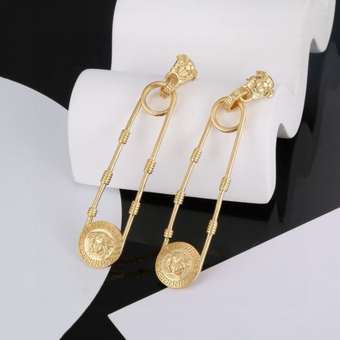 ヴェルサーチェ コピー ネックレス ロゴ 奇跡のセール特価 VERSACE